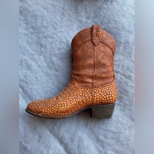 Just the Right Shoe by Raine 1999 Miniature Cowboy Boot Vase #7143